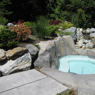 Dream Backyard with Swimming Pool, Hot Tub and Outdoor Kitchen