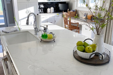 Kitchen - kitchen idea in Philadelphia