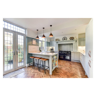 Classic British Kitchen in Worthing, West Sussex - Traditional ...