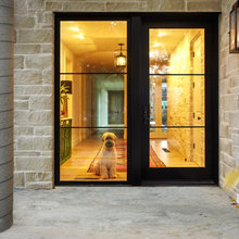outdoor entrance/porch/front door