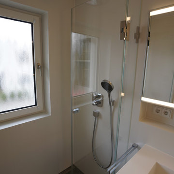 Aus einem Badezimmer wird ein Duschbad der extra Klasse