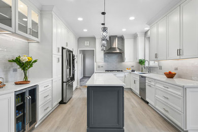 Kitchen - kitchen idea in Chicago