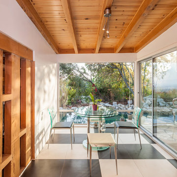 Stunning Mid-Century Modern