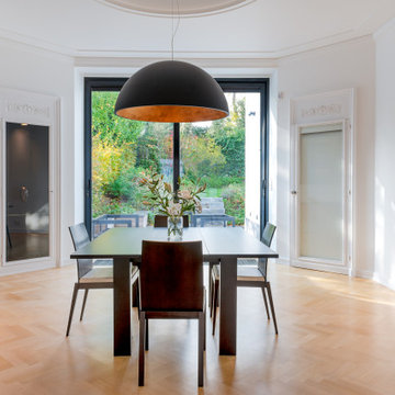 PRIVATE HOUSE