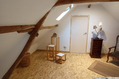 Exemple d'une maison chic de taille moyenne.