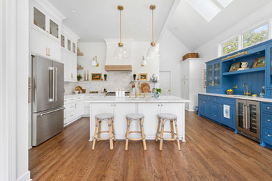 Kitchen photo in Charleston