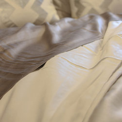 SDH Legna Silver Bed - Products