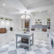 mudroom/ laundry