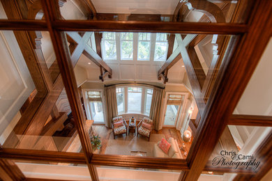 Example of a classic living room design in Charleston