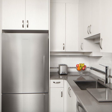 Two Toned Contemporary White Textured Oak Laminate