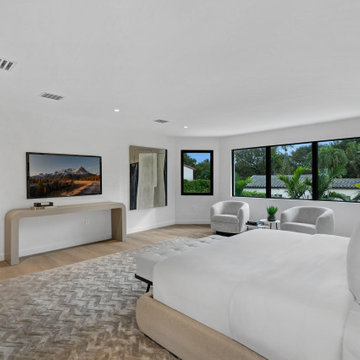 Contemporary Home - 12