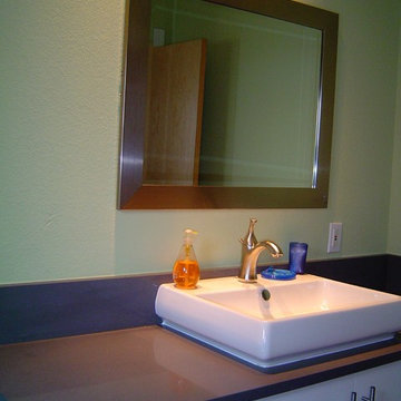 Satellite studio kitchen/bath
