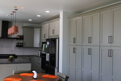 Kitchen - kitchen idea in San Francisco