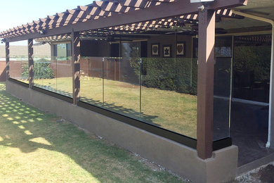 Arts and crafts porch idea in Los Angeles