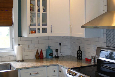 Kitchen - cottage kitchen idea in Cleveland
