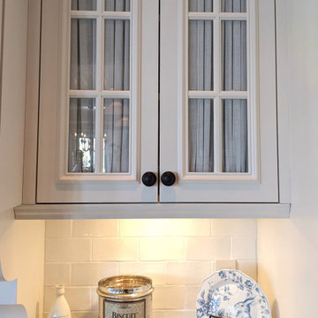 Laundry room French Country farmhouse style on île de Mai, Boisbriand