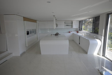 Inspiration for a modern kitchen in Melbourne.