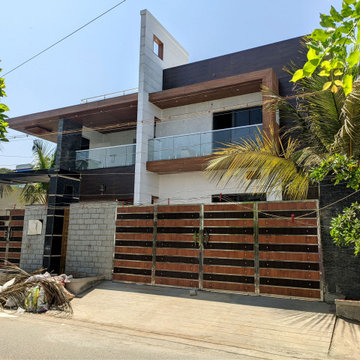 Vairamuthu & Family Residence