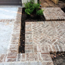4708 Driveway & Front Porch