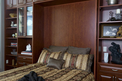 Example of a classic bedroom design in Charlotte