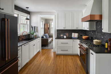 Example of a kitchen design in Columbus