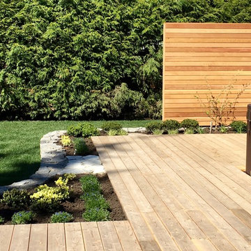 Horizontal cedar privacy screen
