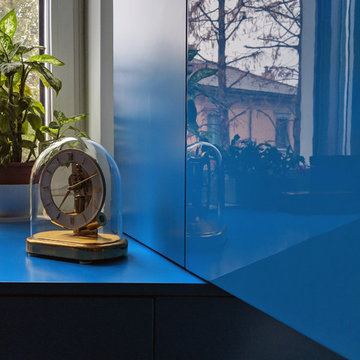 Studio in blu