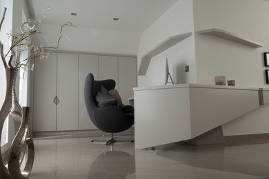Modernes Arbeitszimmer in Sonstige