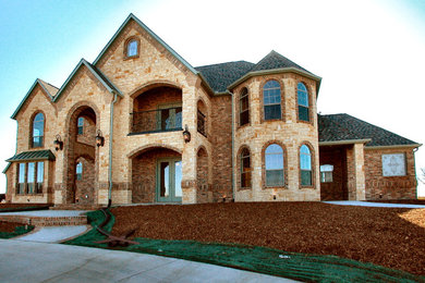 Design ideas for a classic home in Dallas.