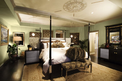 Bedroom photo in Los Angeles