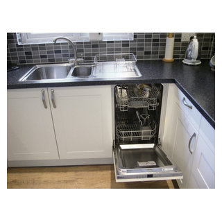 Shaker Style Kitchen design in Pinner, London by Kudos Interior Designs ...