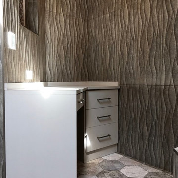 Contemporary Make-Up Table