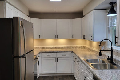 Example of a minimalist kitchen design in Seattle