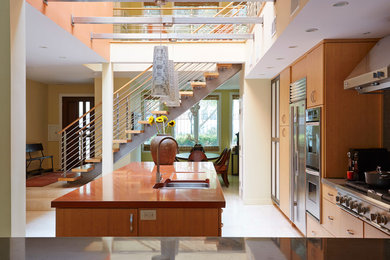 Example of an eclectic kitchen design in Chicago