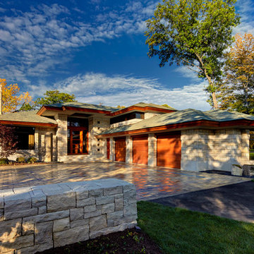 Lakeside Home Integrated with Luxury Technology