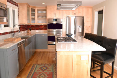 Example of a classic kitchen design in Boston