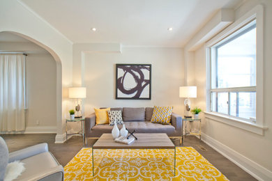 Inspiration for a contemporary home design remodel in Toronto