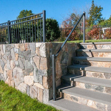 Classic retaining wall with steps using New England Blend in Mosaic.