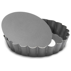 Contemporary Pie And Tart Pans by Patisse