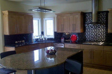 Kitchen - kitchen idea in Omaha