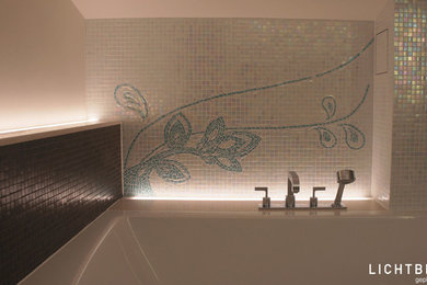 フランクフルトにあるおしゃれな浴室の写真
