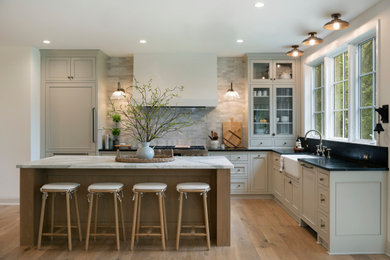 Example of a kitchen design in Minneapolis