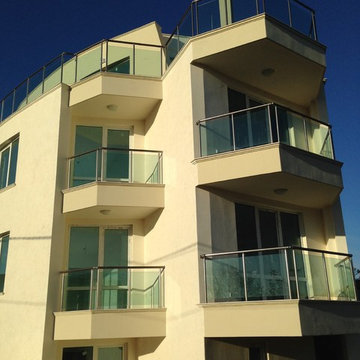 Mar Vista Apartment Complex