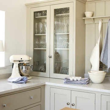 The Warwickshire Barn Shaker Kitchen by deVOL