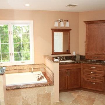 Massage Jacuzzi Master Bathroom