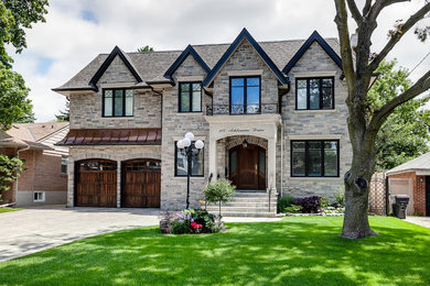 Traditional exterior home idea in Toronto