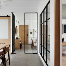 Stairs/Foyer