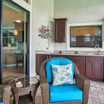 Traditional Style Summer Kitchen and Dining Area