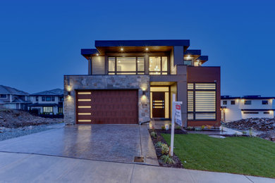 Example of a minimalist home design design in Vancouver