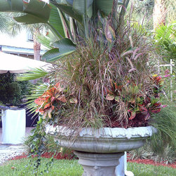 Bayshore Jardin - Outdoor Pots And Planters